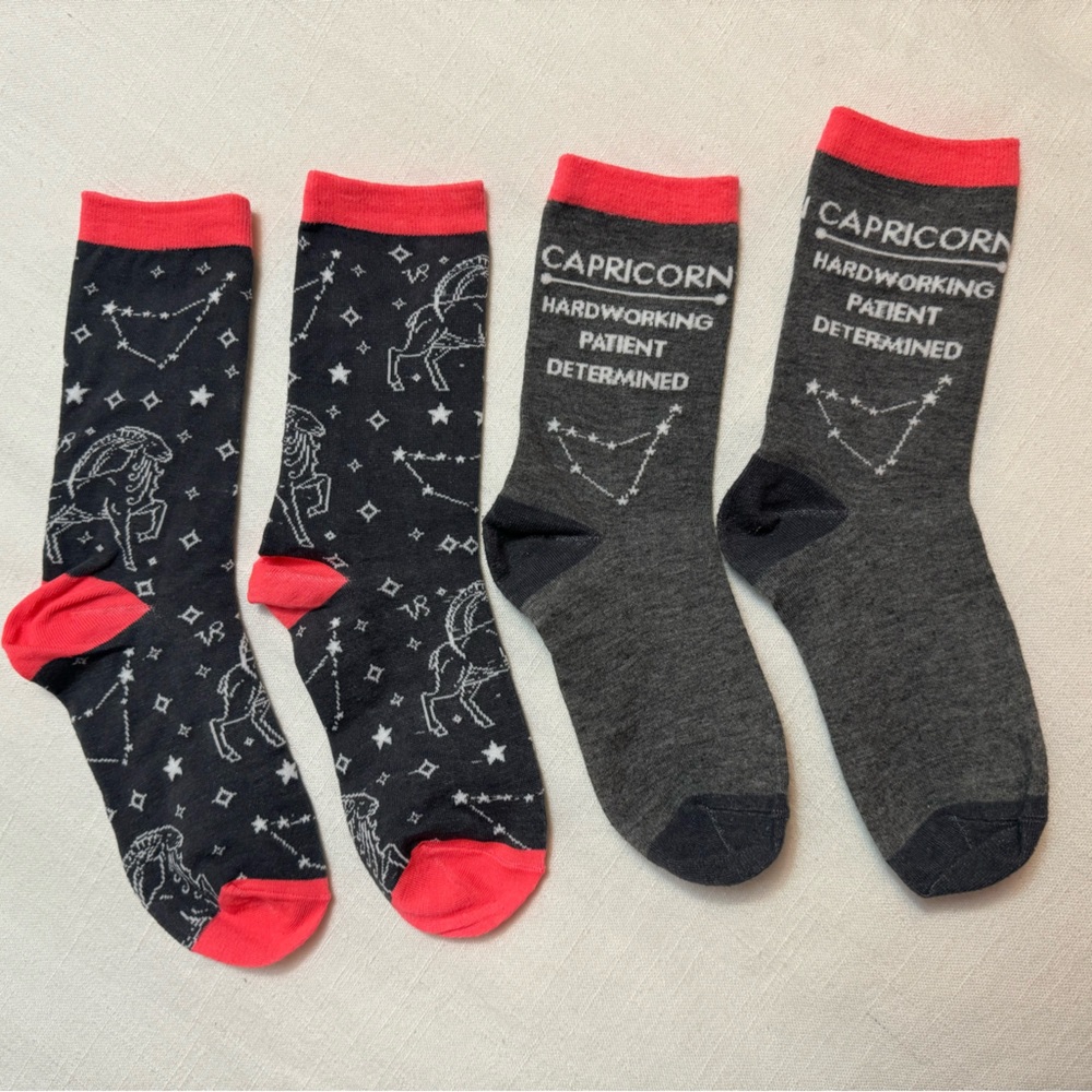 NWOT 2 Pair of Capricorn Socks | Women’s Size 7-9 ♑️ - Picture 3 of 4